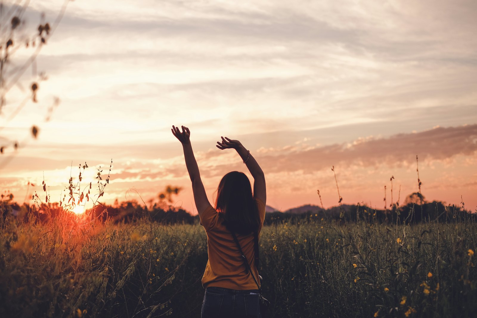 Energy healing and emotional freedom technique representing the mind-body connection in EFT therapy